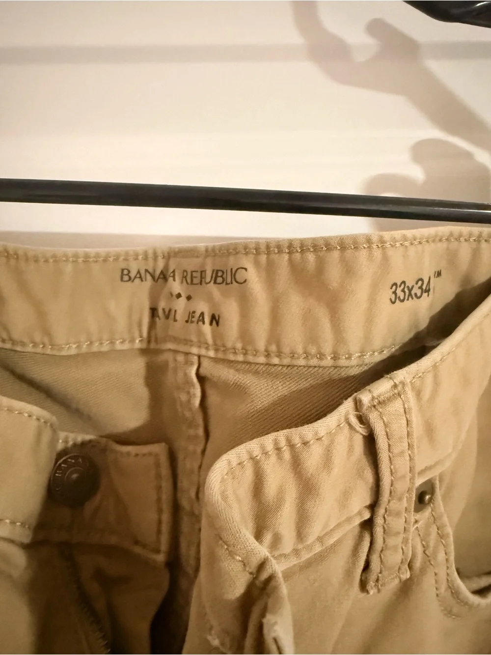 Banana Republic Men's Chino Pants in Khaki Tan